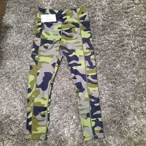Zyia camo capri